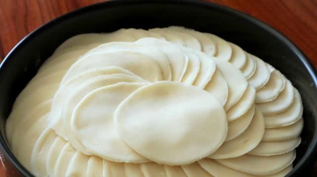 饺子|饺子皮别只会包饺子,教你特色新吃法,比包子简单,比饺子好吃