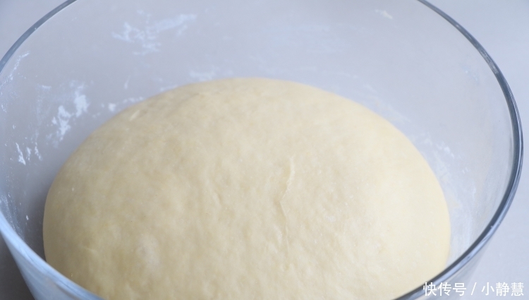面粉里加2个鸡蛋,不用蒸不用炸,健康好吃,女儿一口一个停不了