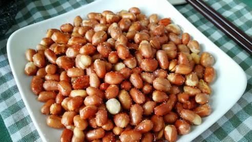 发潮|炒花生米,直接下锅炒就错了大厨教你几步,花生香脆不会发潮