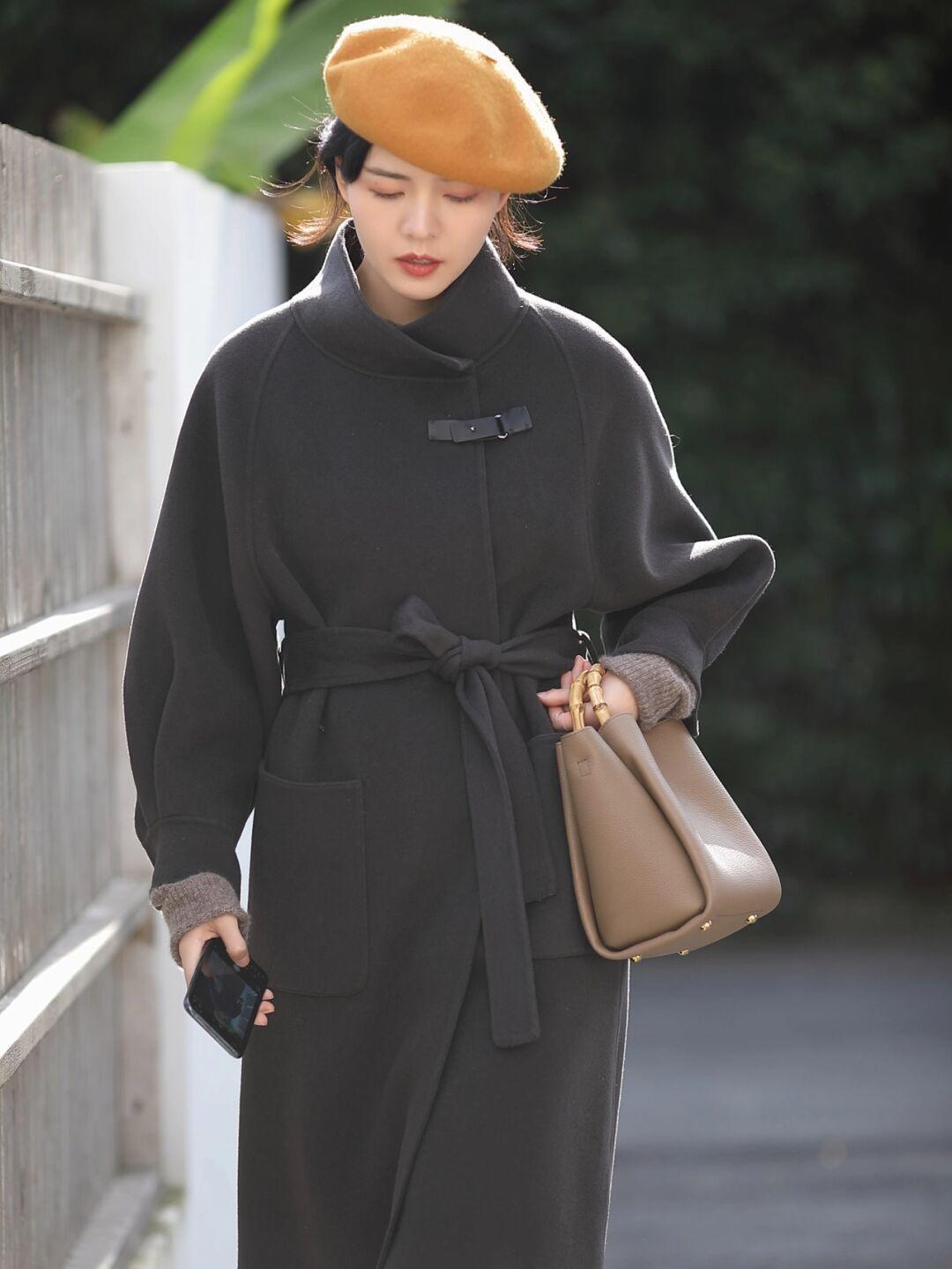 气质|想打造熟龄气质美就试试“大衣”,实用大气又时尚,轻松演绎高级