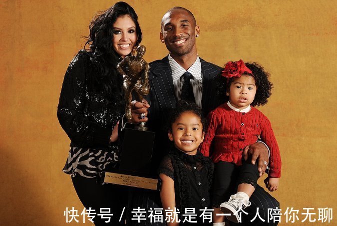 坠机|太心酸！瓦妮莎透露科比坠机细节：2小时后才知道，电话打不通