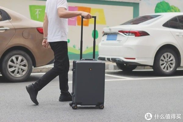 系列|坚固耐磨颜值在线，地平线8号POWER系列旅行箱体验