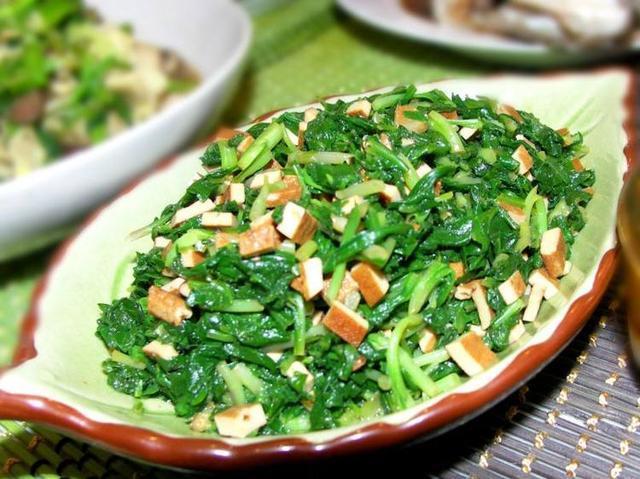 红梗|农村路边常见却不起眼的野菜,却是能治病的,对于咽炎效果特好!