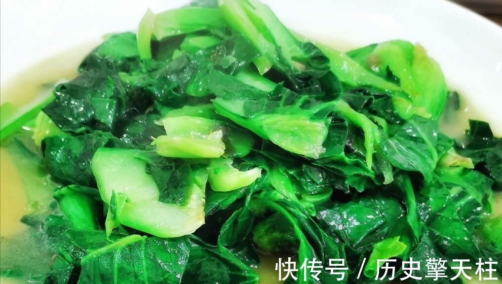 炒青菜|不管炒什么绿叶菜，切忌直接下锅，分享2个窍门，青菜翠绿不出水
