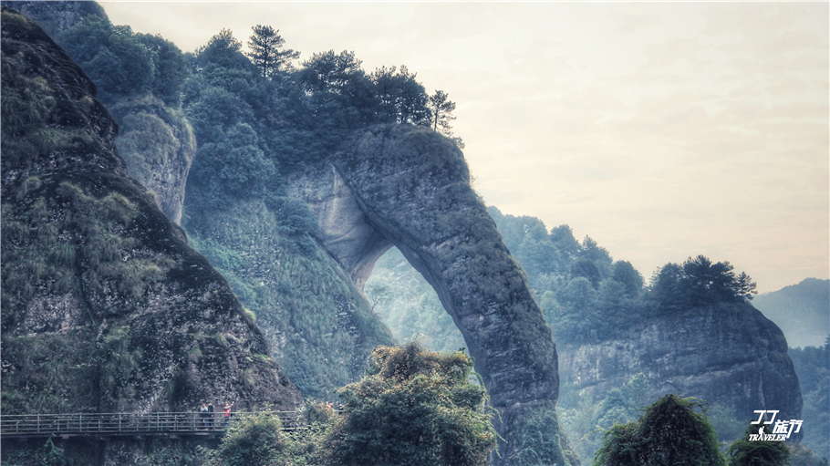 仙灵|道教圣地龙虎山地质公园最为典型的景观象鼻山，仙灵都会人间福地