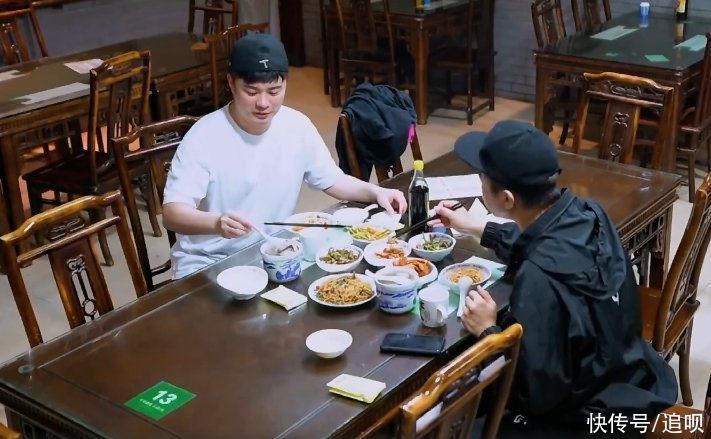 邓超陈赫默契过头,还有熟悉的跑男味道!但他们坑了《五哈》全团