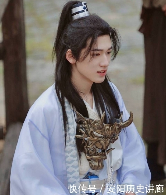 萌探 在《王牌》没存在感,在《萌探》成团宠,宋亚轩终于熬出了头