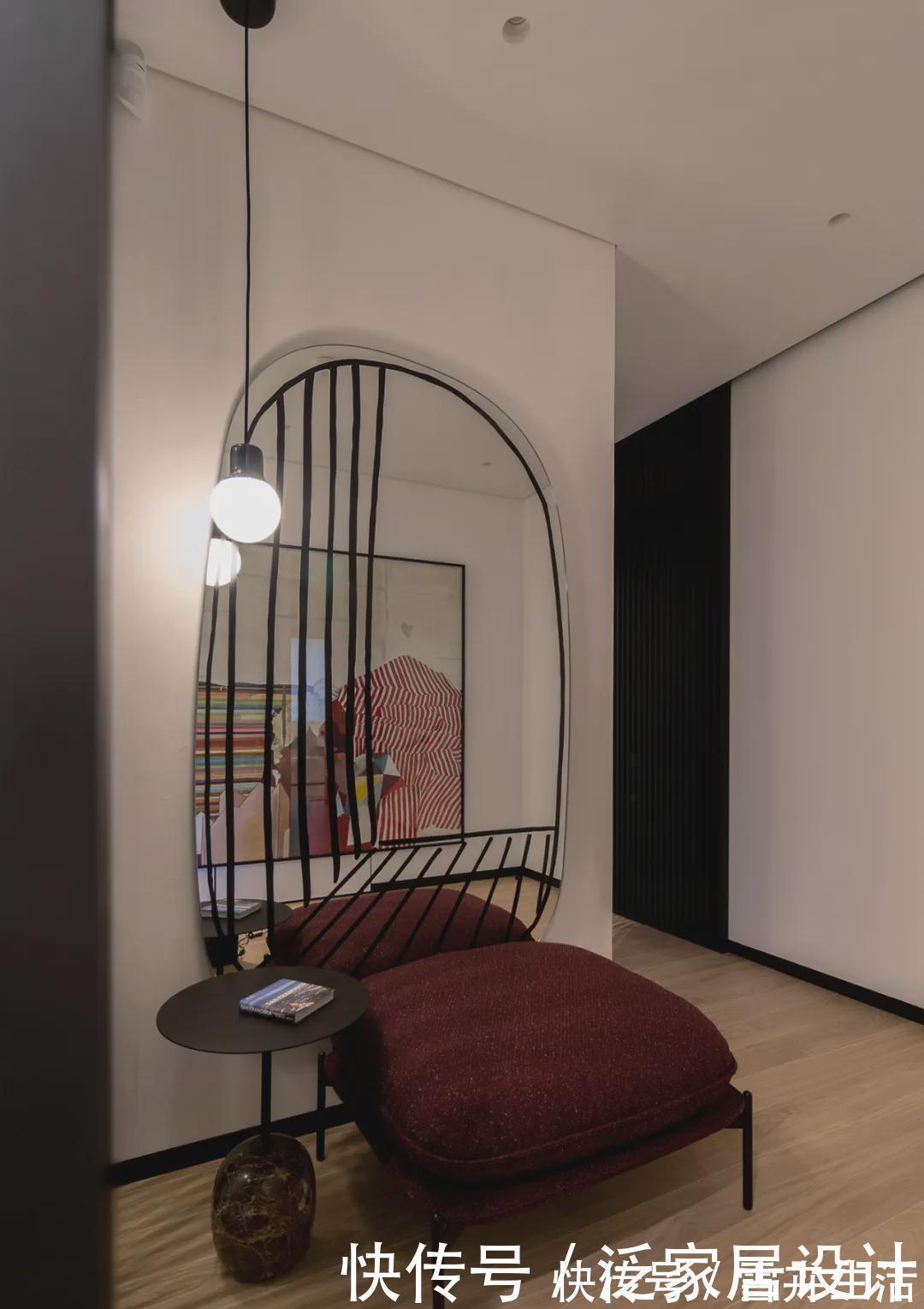 qiji这个100平米的双层住宅,将女性的坚强与柔美发挥的恰到好处!