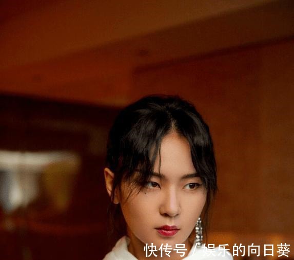 周笔畅|《中餐厅》华为二公主姚安娜比黄晓明还壮硕，被质疑享特权