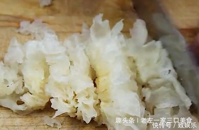 咳嗽,反复咳嗽,牢记1款汤,润肺止咳还化痰,大人小孩都管用