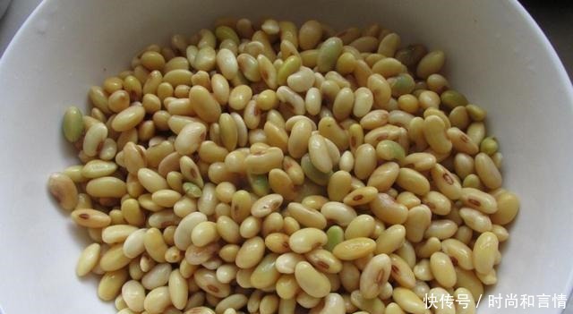 想吃豆腐脑自己在家做,简单3步就搞定,干净卫生补钙最好,嫩滑