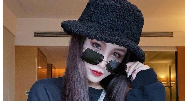 辛巴|真假？辛巴徒弟直播带货13万名表卖400，8888元黑珍珠吊坠卖999