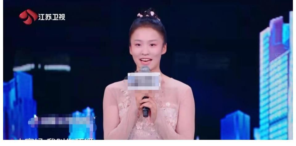 《點(diǎn)贊！達(dá)人秀》衛(wèi)視版《出彩中國(guó)人》，主持人張純燁毫無(wú)存在感