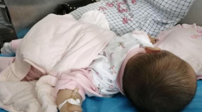 年龄段|新手妈妈母乳不足,宝宝喝完奶粉直接被送医院,你还这样泡奶粉吗