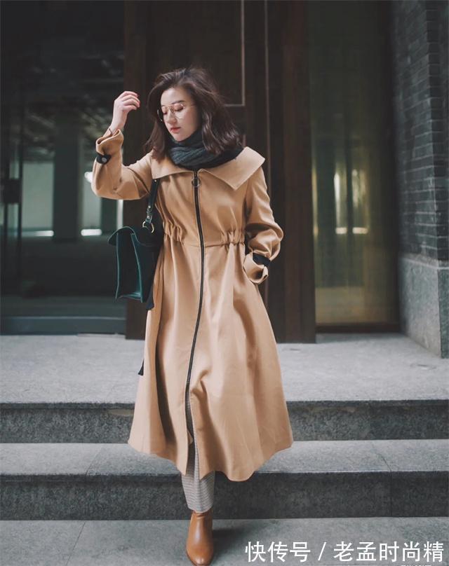 奶奶|又到了穿靴子的季节,瞧今年流行的“奶奶靴”,配风衣气质又高级