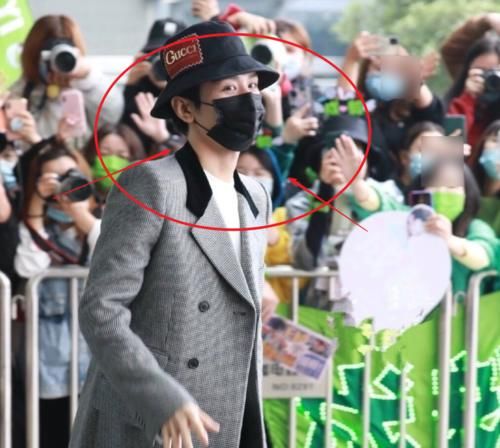  期待值|《快本》路透，赵露思林雨申甜蜜售后，看到成毅也在期待值爆棚