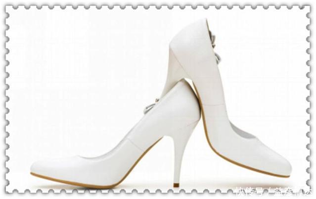 每个女人都需要一双高跟鞋,这6款简洁大方的细跟鞋,家里必备