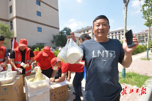 卫辉市|连夜从武汉运热干面到卫辉，只为了保证面的新鲜