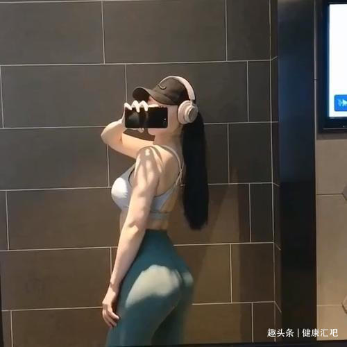 前凸后翘|健身美女身穿旗袍,展现东方女性魅力,好身材怎么保持的