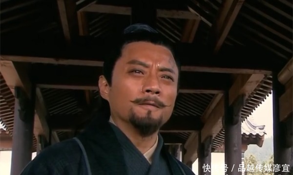此人在梁山排名第三十，与宋江情深义重，阵亡后皇帝亲自追封