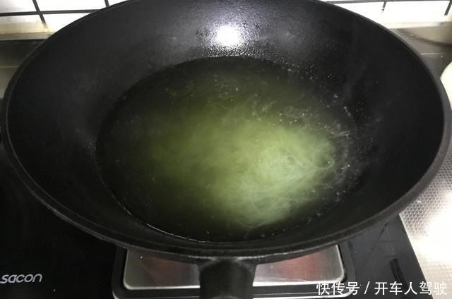 妈妈晒晚餐获赞,网友花费少吃得好,搭配用心,生活很有仪式感!