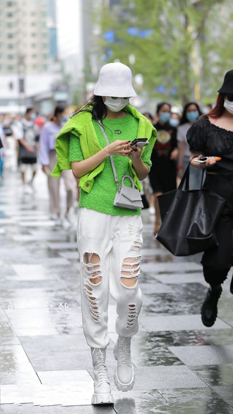 渔夫帽|路人街拍,普通的着装要凸显独到设计,显得更加有品位