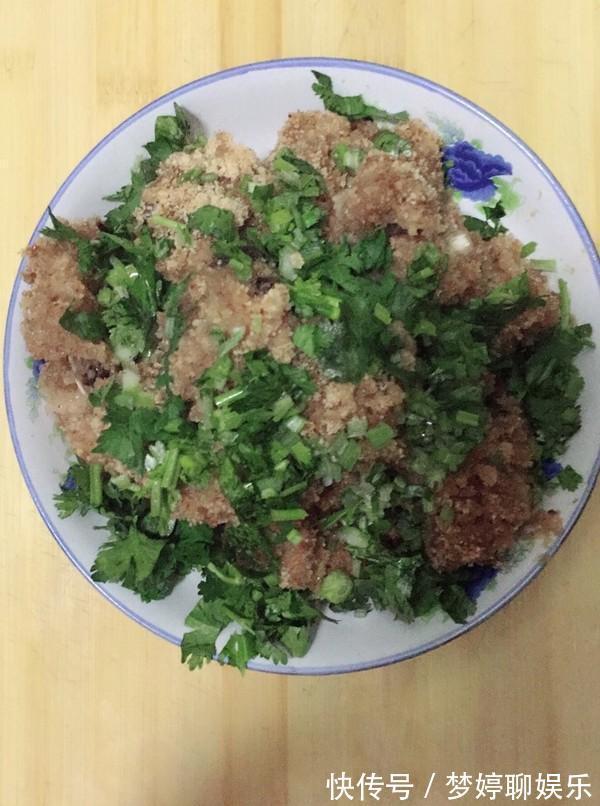 川菜|排骨除了红烧还能怎么吃川菜版的粉蒸排骨，软软糯糯吃个不停