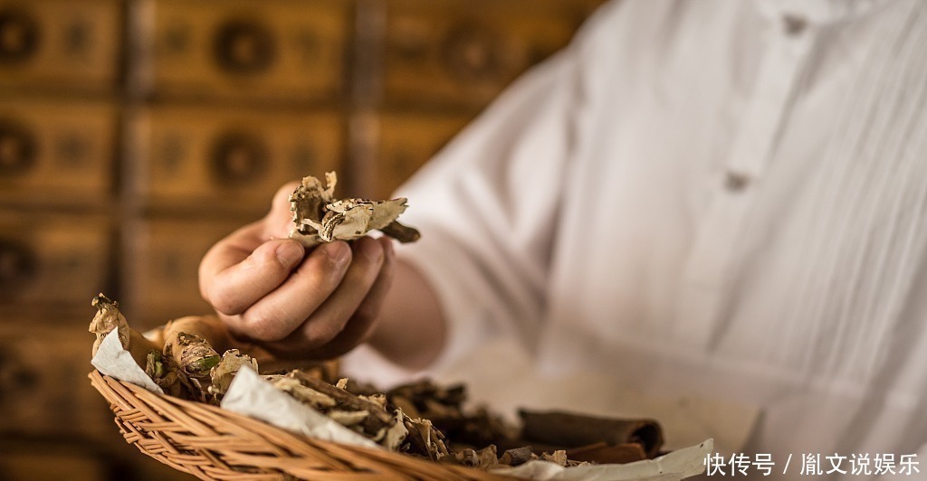 泡水|张仲景黄芪的“铁搭档”,泡水悄悄放几粒,还你“婴儿肝”