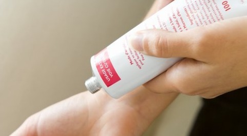 红霉素|红霉素睡前抹一抹,醒来皮肤“重回十八”,尤其女性要了解