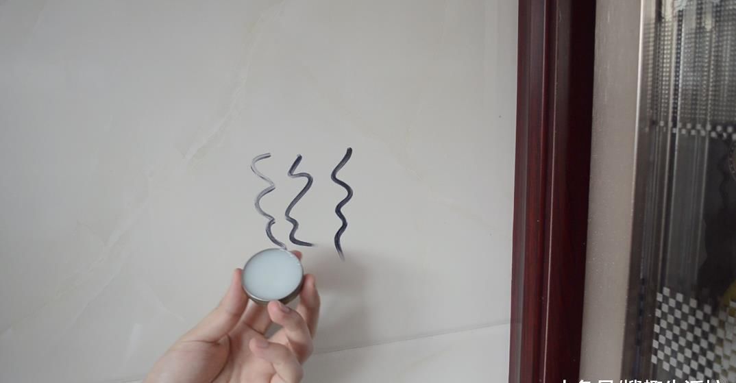 清凉油的5个大妙用, 解决了生活中不少的麻烦事, 看完赶紧去试试