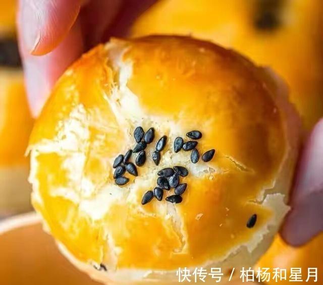 西梅|逛超市时,遇见这4种“廉价零食”尝一尝,虽然便宜,却好吃解馋!