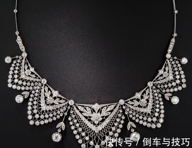 英女王 蕾丝只能做裙子珠宝亦可如蕾丝般精致浪漫!