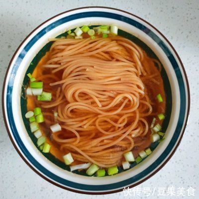 这是我吃过全宇宙最好吃的快手清汤面