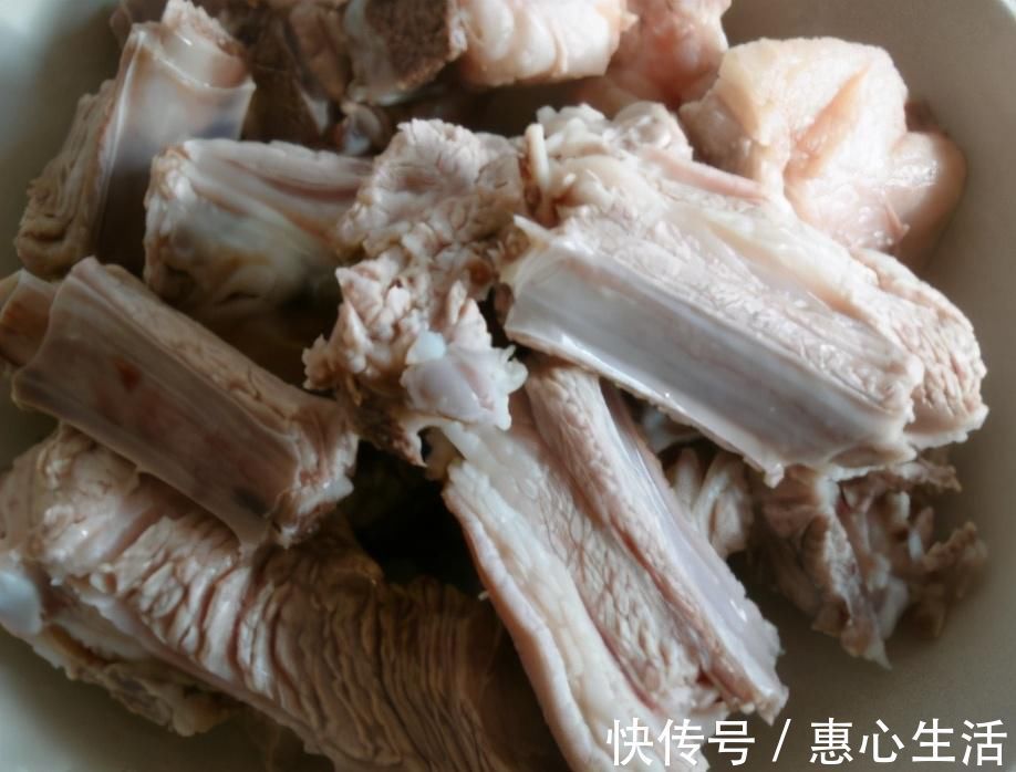 小窍门|炖羊肉时,牢记“1放2不做”窍门,羊肉汤香浓肉软烂,无膻味