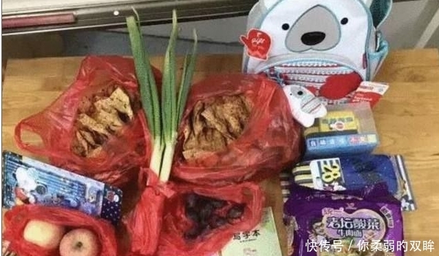 5岁男童上学背了两根葱，打开书包后，老师惊掉了下巴