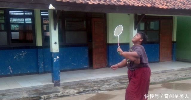 男孩|曾经那个世界最胖的男孩！体重384斤，减肥152斤后变帅小伙