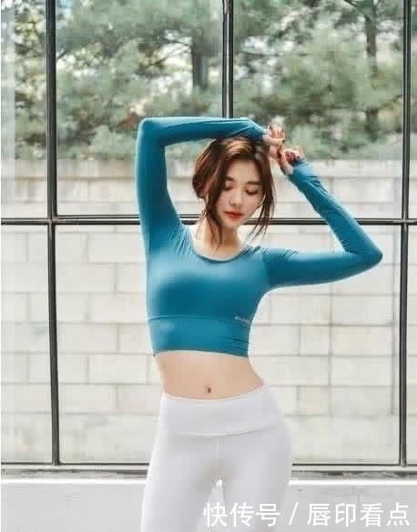 时尚|街拍：前卫性感时尚的妹子，走心搭配时尚前卫看了服气!