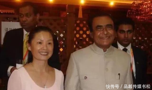 祖坟被人挖掘,她生气去理论,却意外发现自己身世不简单