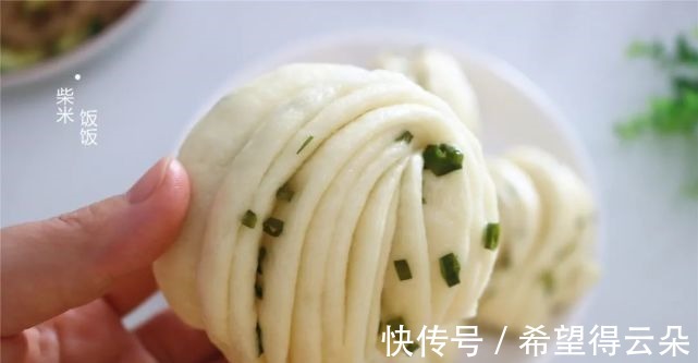 好吃|做花卷，这个方法很简单，筷子一拧一压，层次分明，香软好吃！