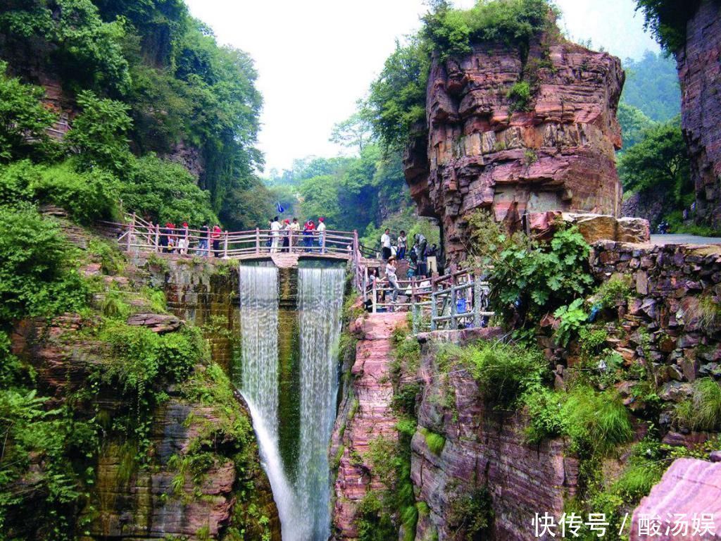 中国最怪的二个村庄，一个在悬崖上，一个在地下，都成了著名景点