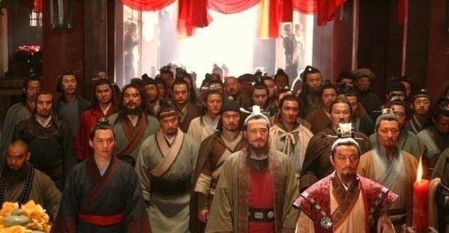 晁盖@宋江共向四人提出过让位,都不敢接,而有两人敢接宋江却不敢提