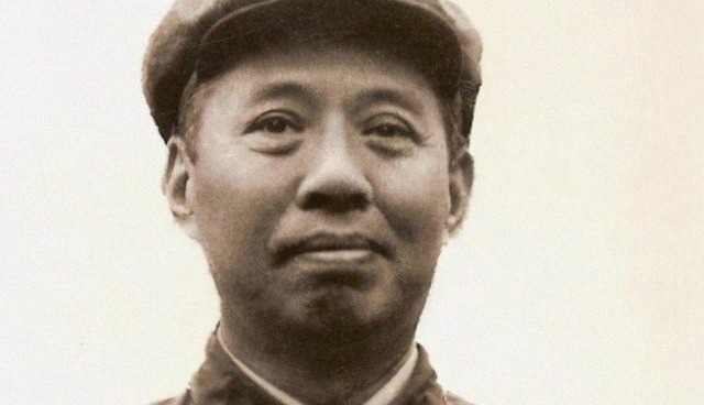 毛主席|55年授衔太低,此将领闹得很凶,林总很生气,毛主席赶忙安抚