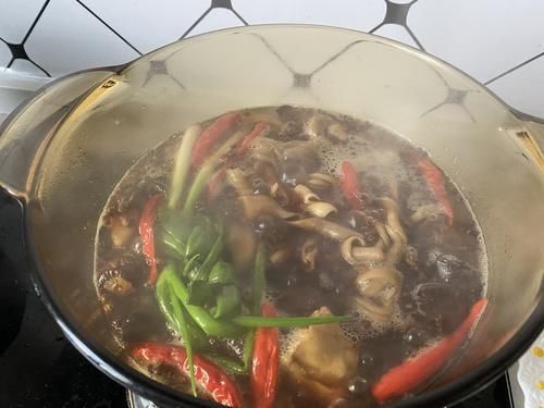  追剧小零食这样做，麻辣鲜香，超过瘾，省钱又美味，好吃到吮手指