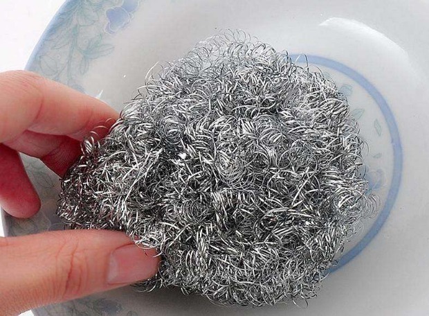 地漏|废旧的钢丝球不要随便丢，塞进袜子里还能用，新用途简单又有效