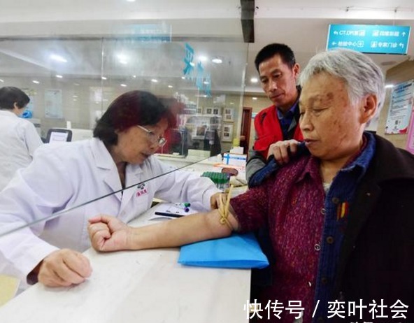 胆固醇|血管''堵''的人,少碰2黄,多做4事,坚持1月,胜吃溶栓药