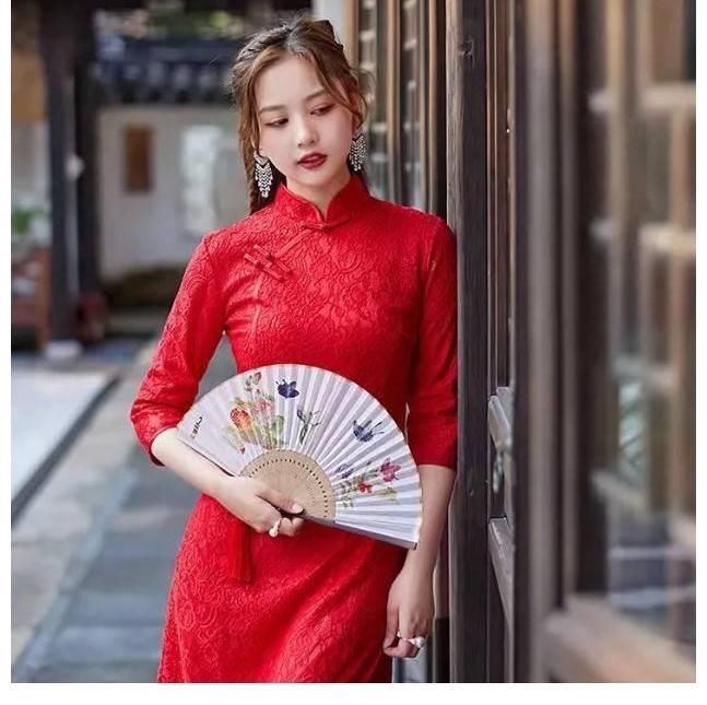 旗袍 一缕时尚少女风,吹遍了中国的南北西东,一款旗袍却惹得艳艳红!