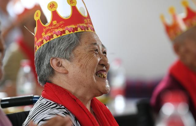 老人|101岁老人,骨龄仅65岁,长寿秘诀不是多锻炼,而是这3件事