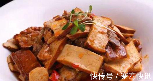 红烧大虾|美食推荐芹菜炒腊肉,剁椒炒蛋,红烧大虾,香干炒肉片的做法