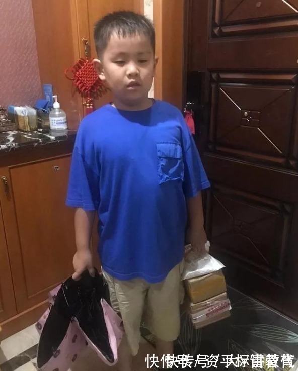 家长|双减后的周末,老师突然要求家长上传生活照,有人爆出了“猛料”