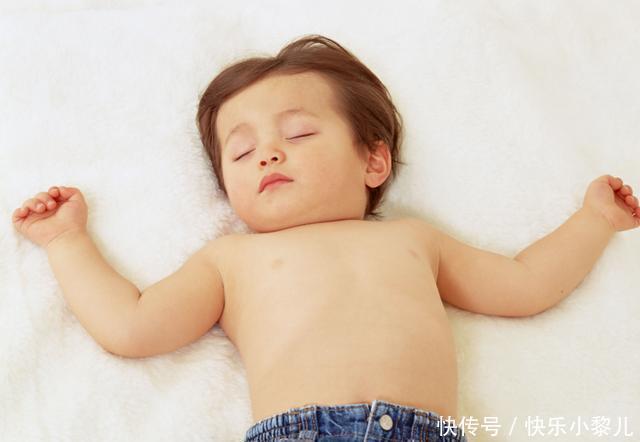 启蒙教育|睡眠期间孩子大脑发育迅速，会有这3种征兆，中一个家长都该高兴